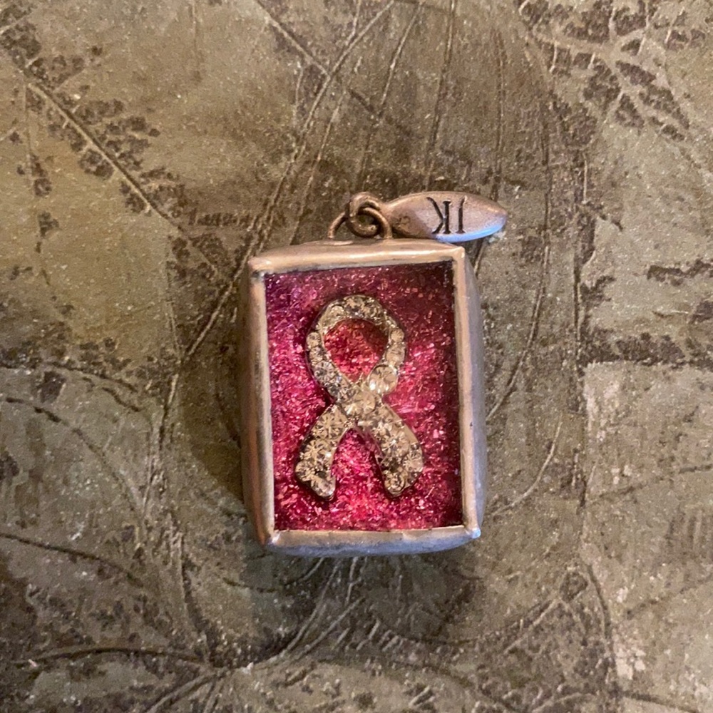 Breast Cancer Ribbon Jewel Kade charm